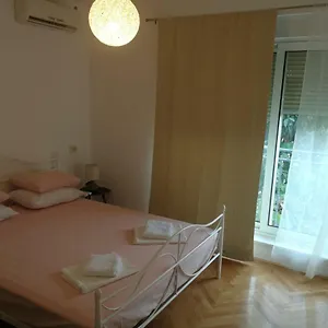 Pensión Marana, Split